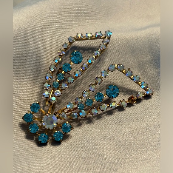 Gorgeous Blue Rhinestone Brooch - Picture 3 of 7